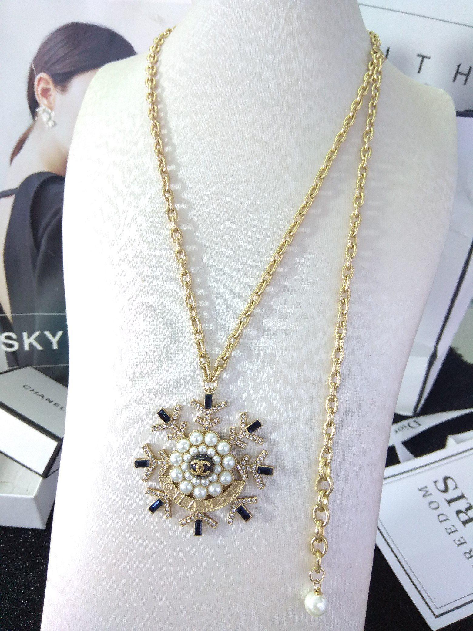 シャネル「Chanel」スノーフレークパールネックレス
