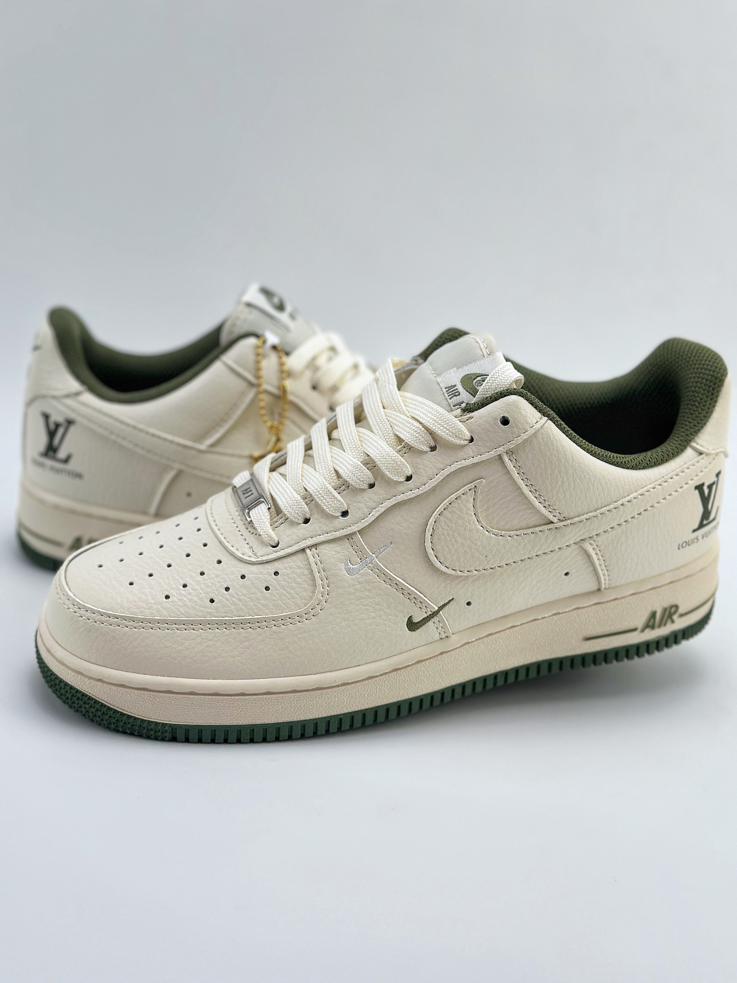 「コラボモデル」Louis Vuitton x Nike Air Force 1 Low スニーカー