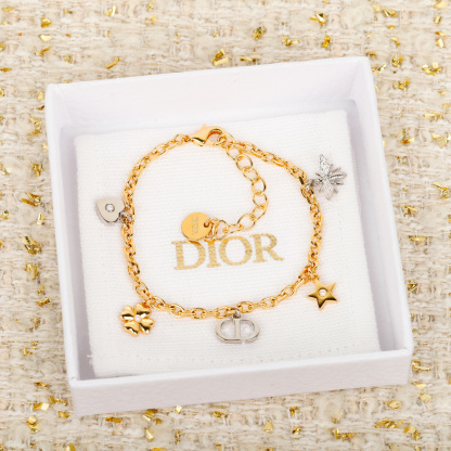 ディオール「Dior」 25 Cruise Collection CDイニシャルチャームブレスレット