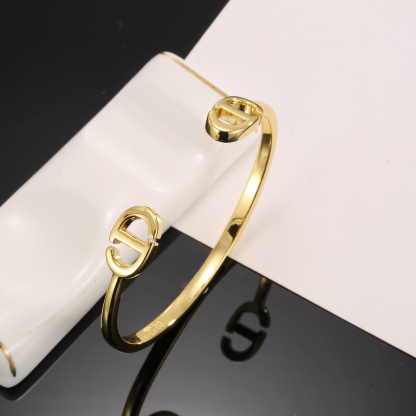 ディオール「Dior」  オープンブレスレット 2025クルーズコレクション