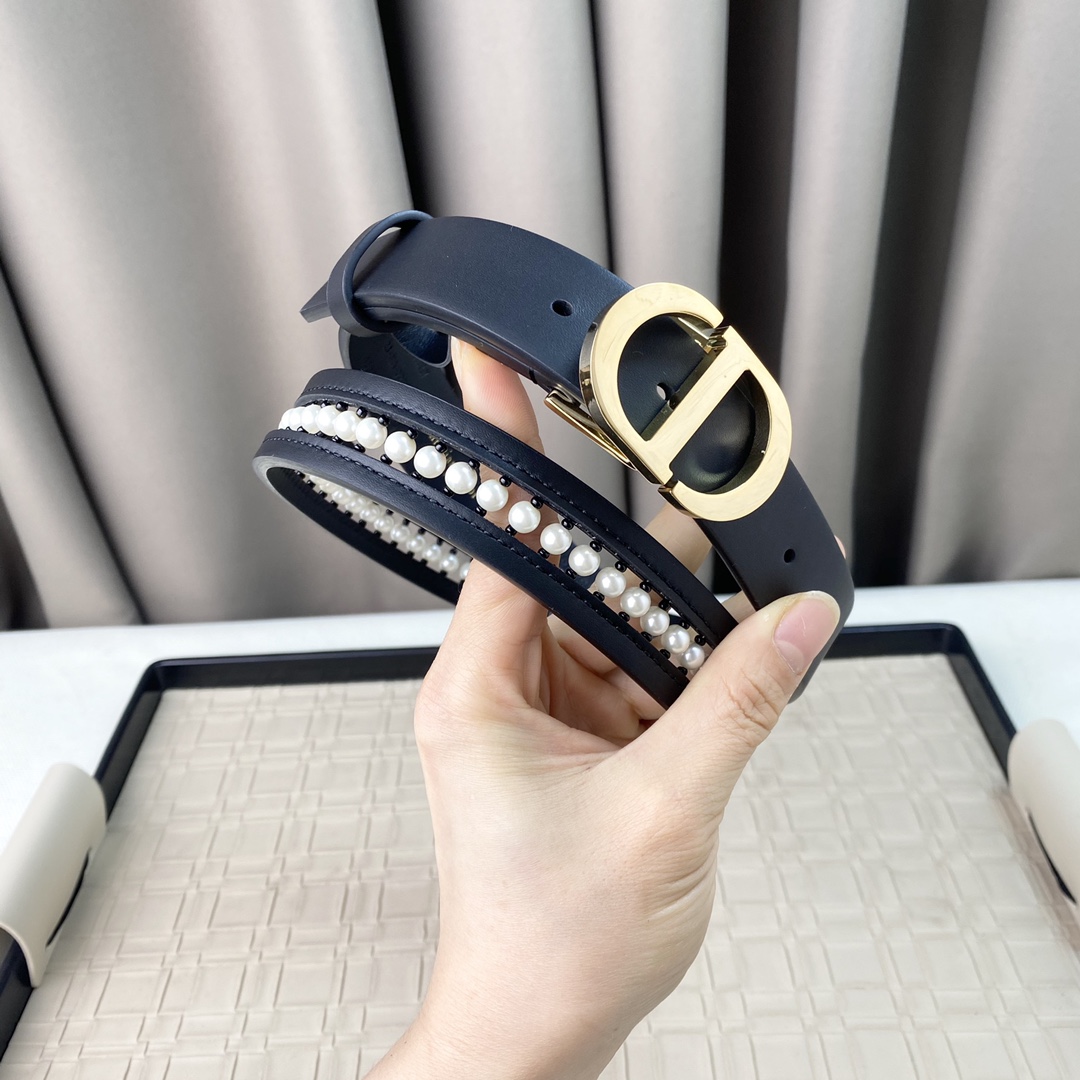 ディオール「Dior」30モンターニュ ベルトバックル ホワイトビーズデコール100CM