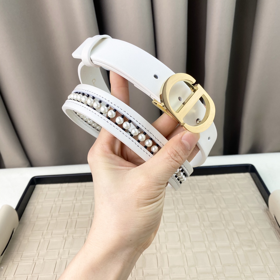 ディオール「Dior」30モンターニュ ベルトバックル ホワイトビーズデコール100CM