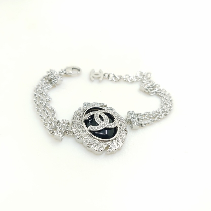 シャネル「Chanel」フルダイヤ オーバル トリプルチェーン ブレスレット ブレスレット