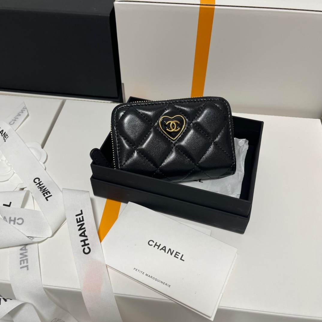 シャネル「Chanel」ハート型 ジップ コインケース