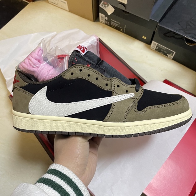 「コラボモデル」Travis Scott x Nike Jordan Air Jordan 1 Low OG TS SP スニーカー