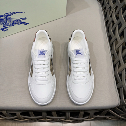 バーバリー「Burberry」TBクラシック ロー メンズ クラシック ローカット スニーカー