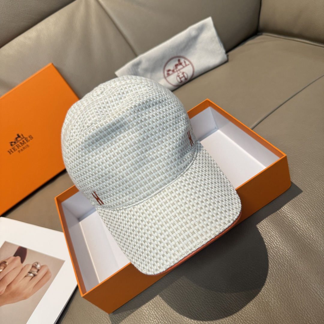 エルメス「Hermès」Classic ベースボールキャップ