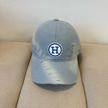 エルメス「Hermès」 2025 Classic ベースボールキャップ