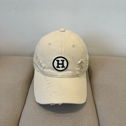 エルメス「Hermès」 2025 Classic ベースボールキャップ