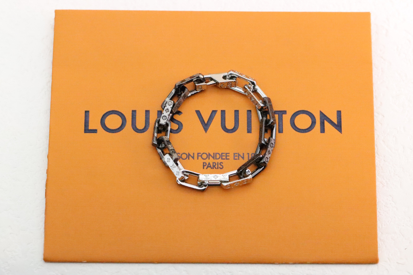 ルイ・ヴィトン「Louis Vuitton」BLACK & SILVER QUENCHED BAMBOO ブレスレット