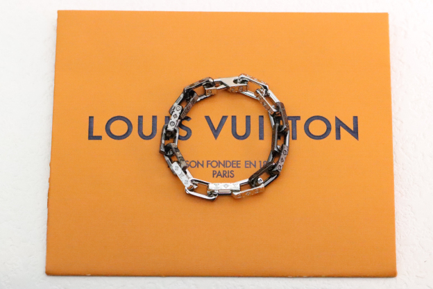 ルイ・ヴィトン「Louis Vuitton」BLACK & SILVER QUENCHED BAMBOO ブレスレット