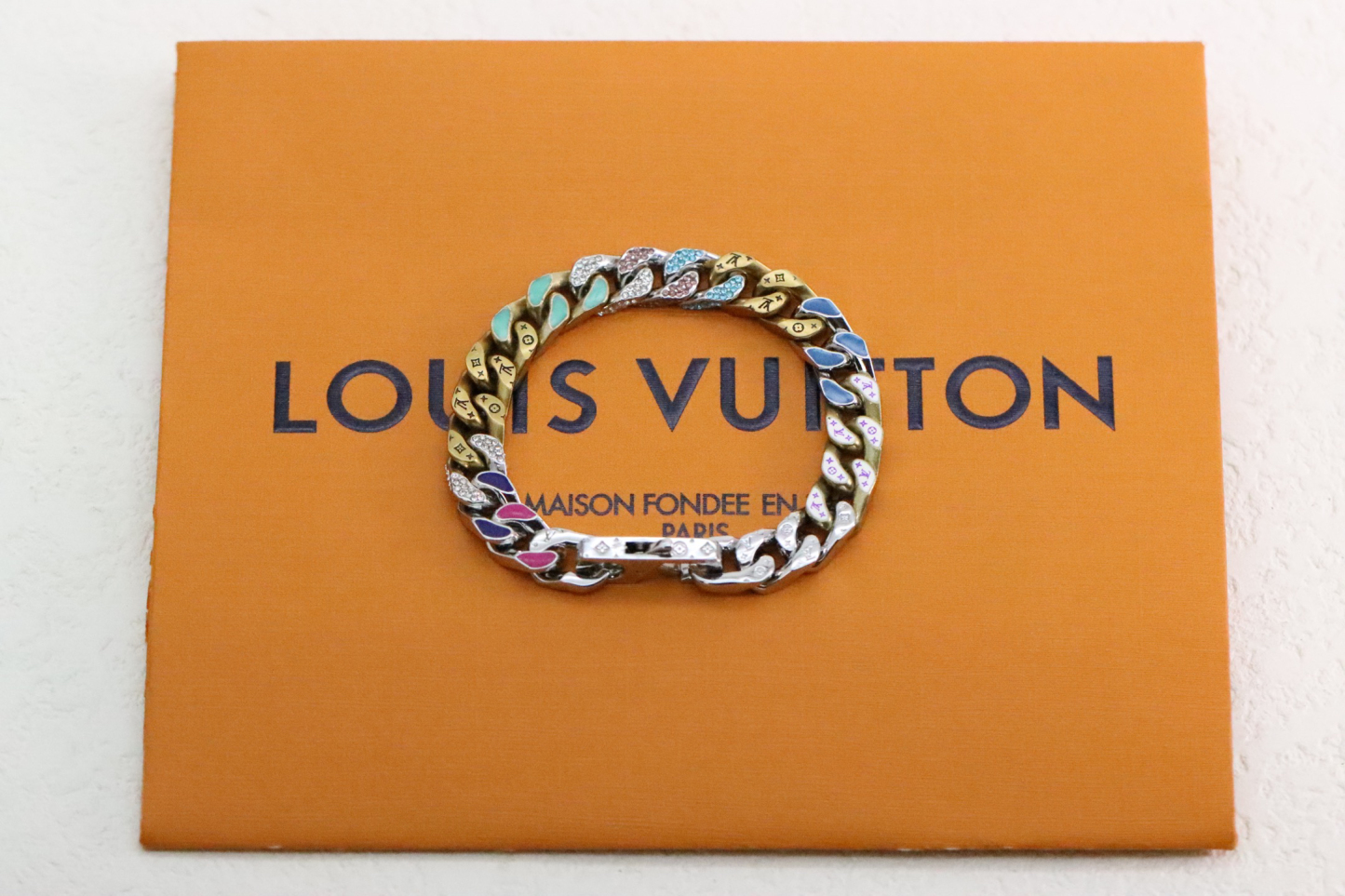 ルイ・ヴィトン「Louis Vuitton」MULTICOLOR ENAMEL & DIAMOND CUBA BRACELET