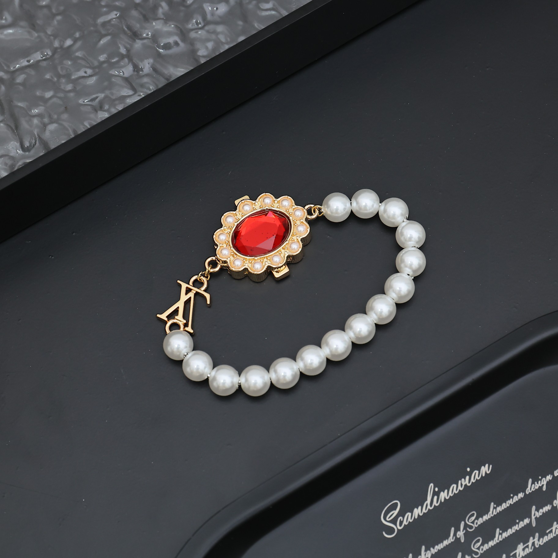 ルイ・ヴィトン「Louis Vuitton」Padlock ブレスレット