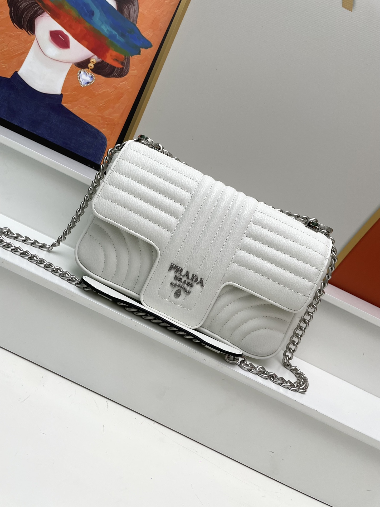 プラダ「Prada」チェーン クロスボディバッグ