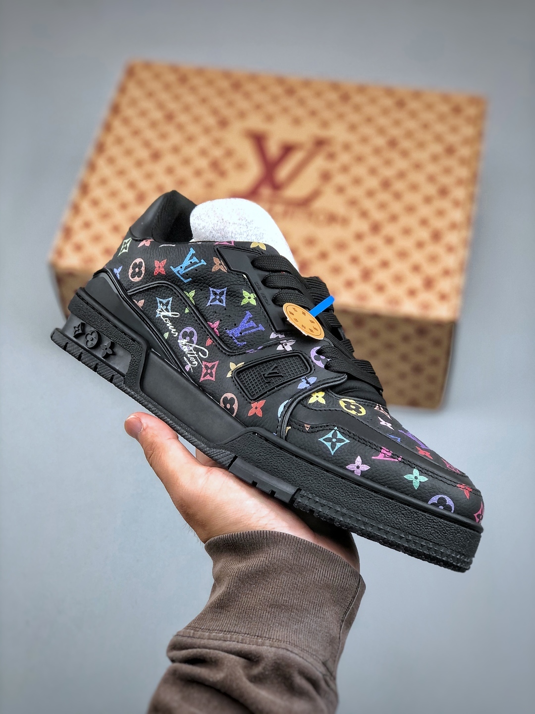 「コラボモデル」Louis Vuitton x Trainerローテクスニーカー