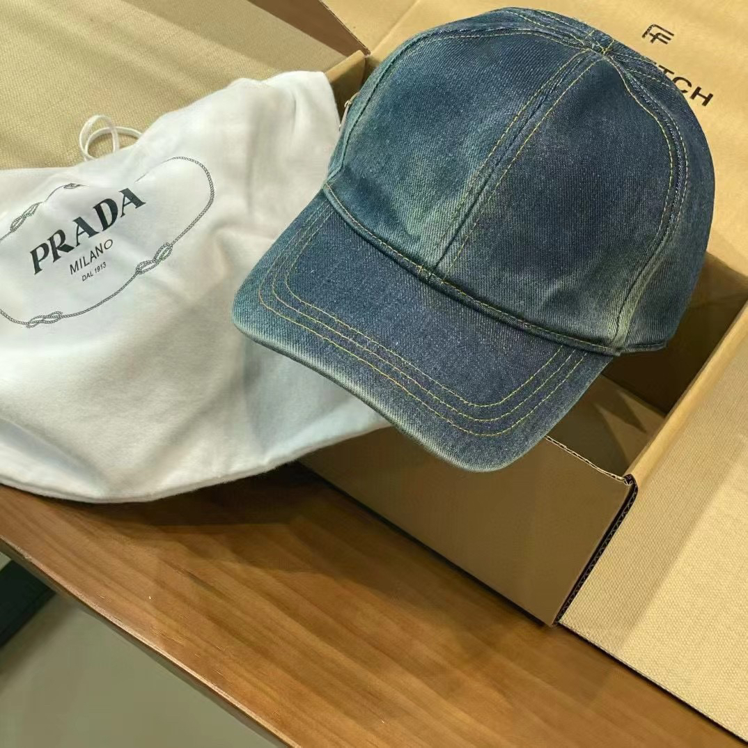 プラダ「Prada」  Denim Gradient Wash Baseball Cap
