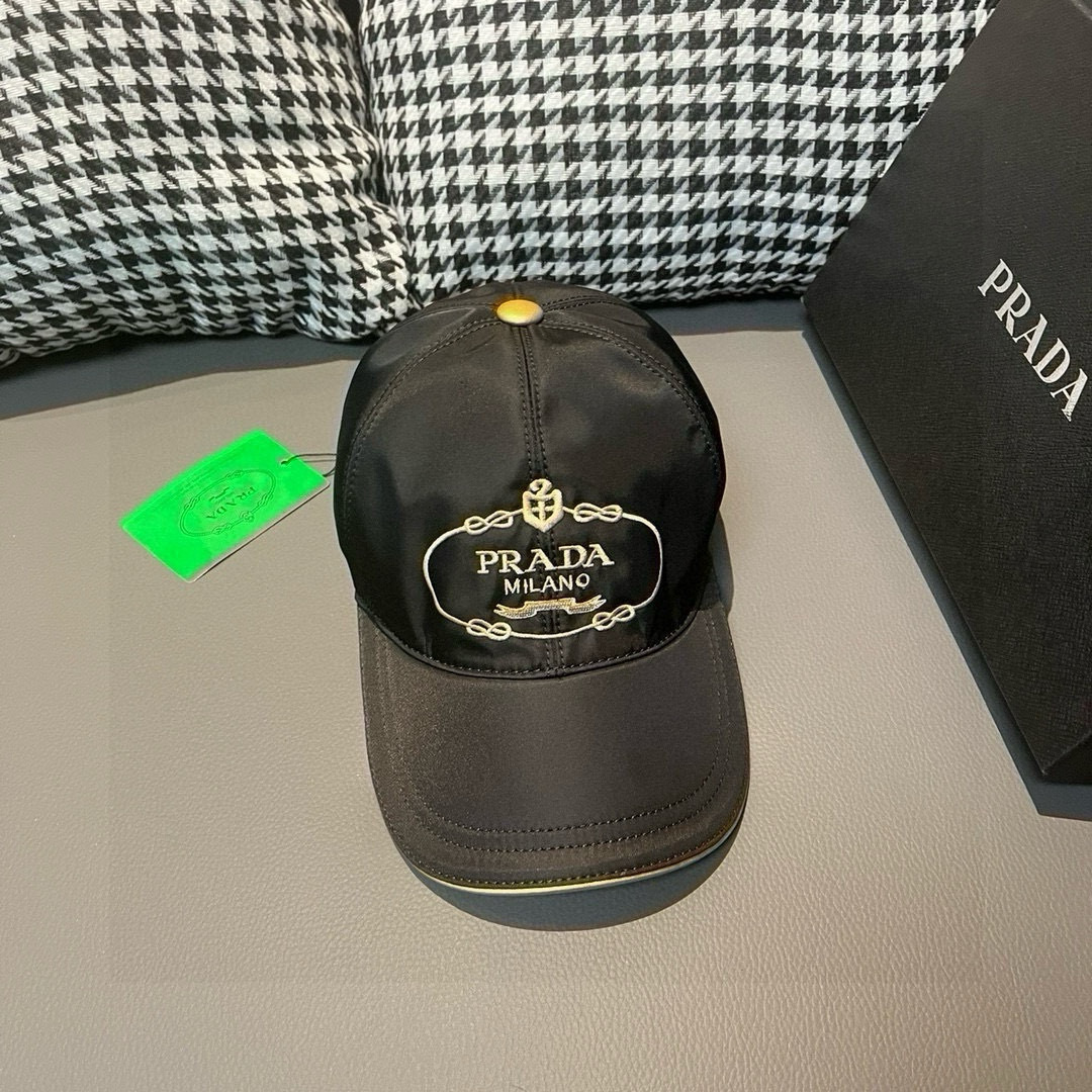 プラダ「Prada」  Re-Nylon Baseball Cap