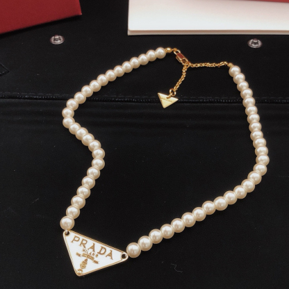 プラダ「Prada」Eternal Gold パールネックレス
