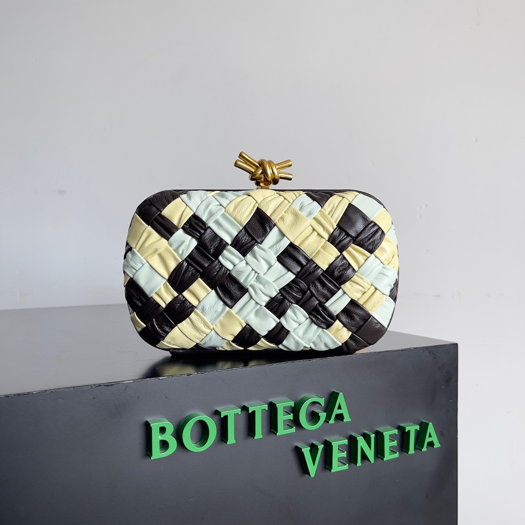 ボッテガ・ヴェネタ「Bottega Veneta」Knot イブニングバッグ クラシックリターン