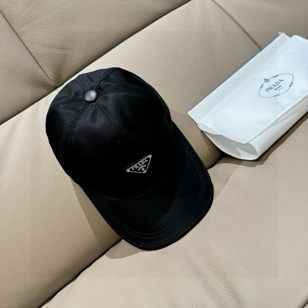 プラダ「Prada」Re-Nylon Baseball Cap