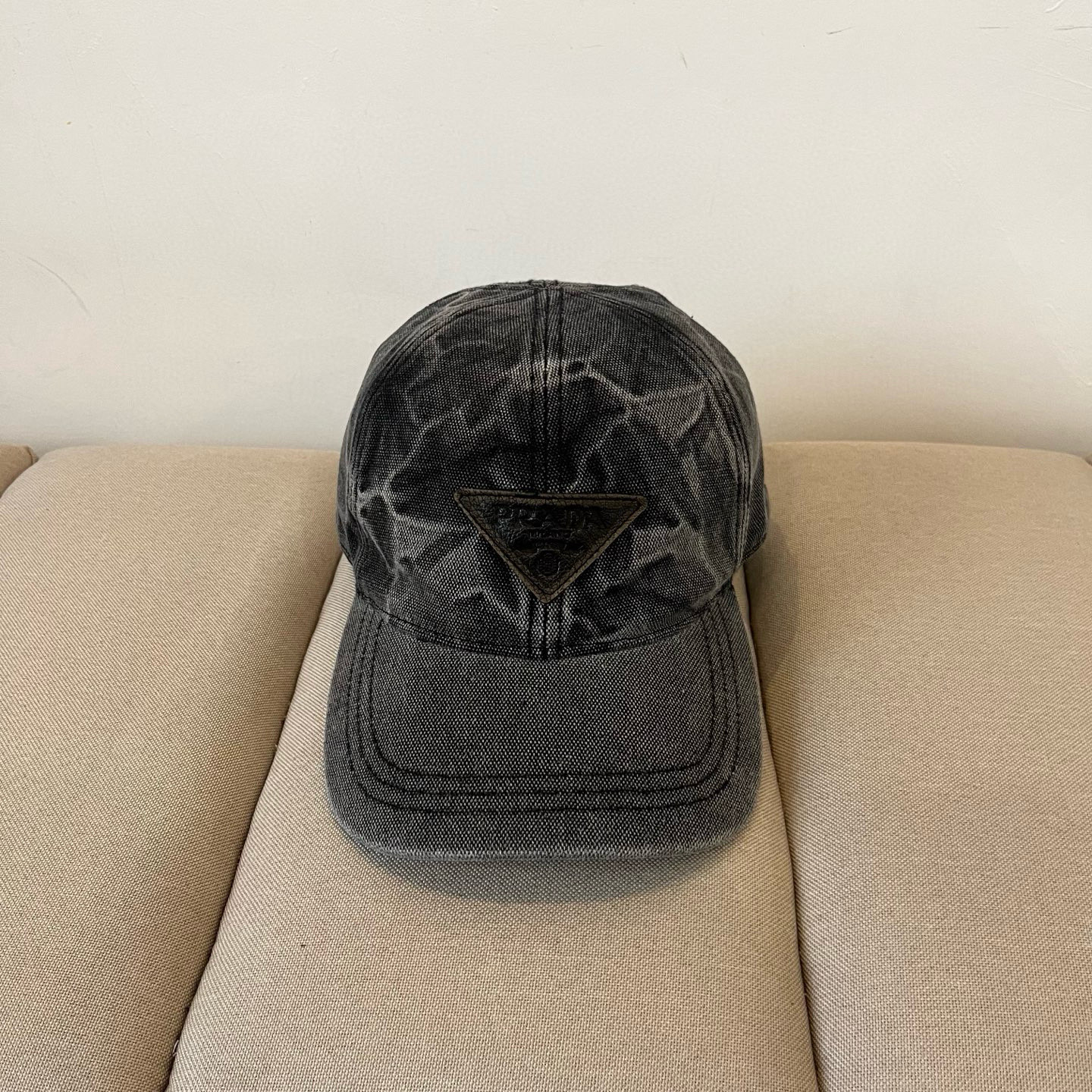 プラダ「Prada」Re-Nylon Baseball Cap