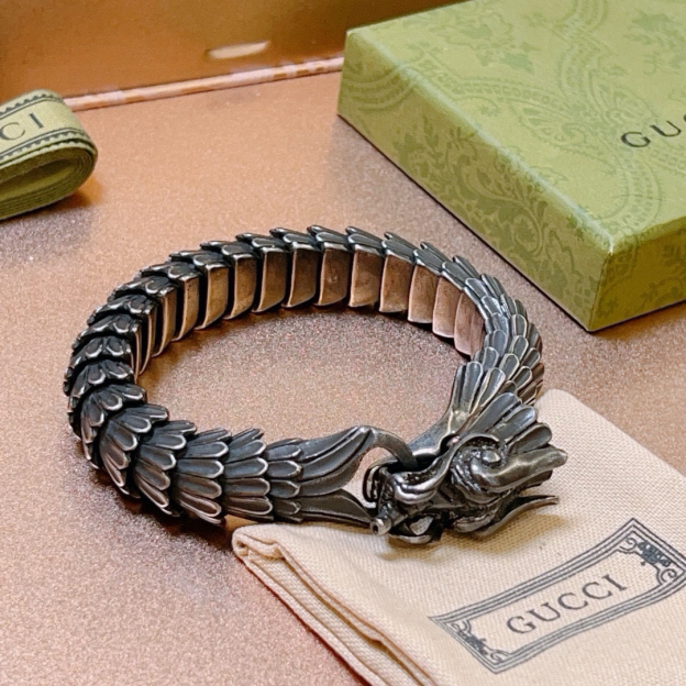 グッチ「Gucci」 ドラゴンヘッド ブレスレット