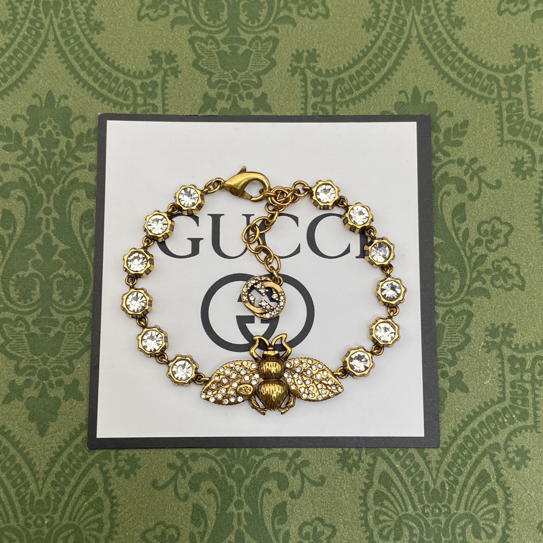 グッチ「Gucci」 ビー・スターズ クリスタル ブレスレット
