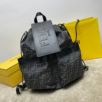 フェンディ「Fendi」 バグズ 7VZ070 バックパック
