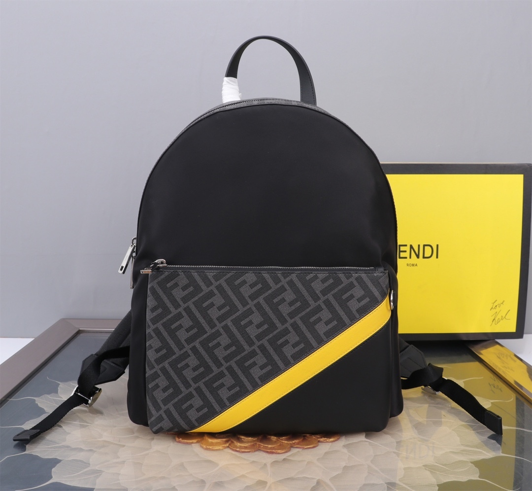 フェンディ「Fendi」バグズ メンズ ナイロン＆レザー バックパック
