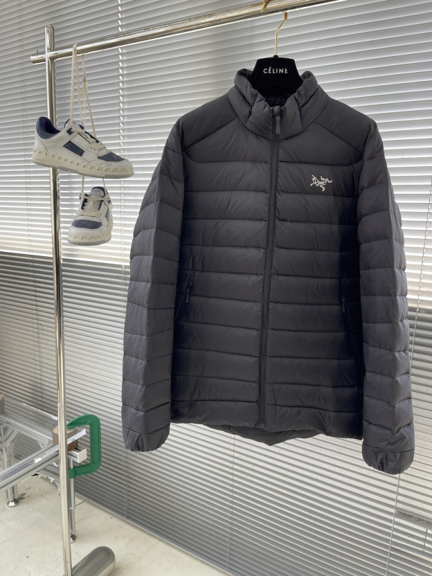 アークテリクス「ARC'TERYX」ホワイトグースダウン ジャケット