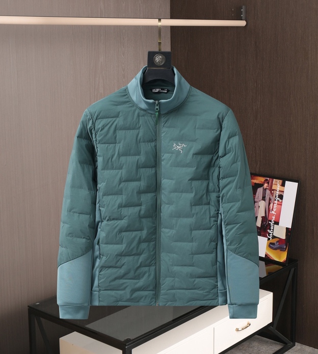 アークテリクス「ARC'TERYX」シームレス ダウンジャケット メンズ