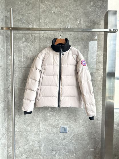 カナダグース「Canada Goose」ダウンジャケット