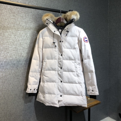 カナダグース「Canada Goose」ハイスペックダウンジャケット