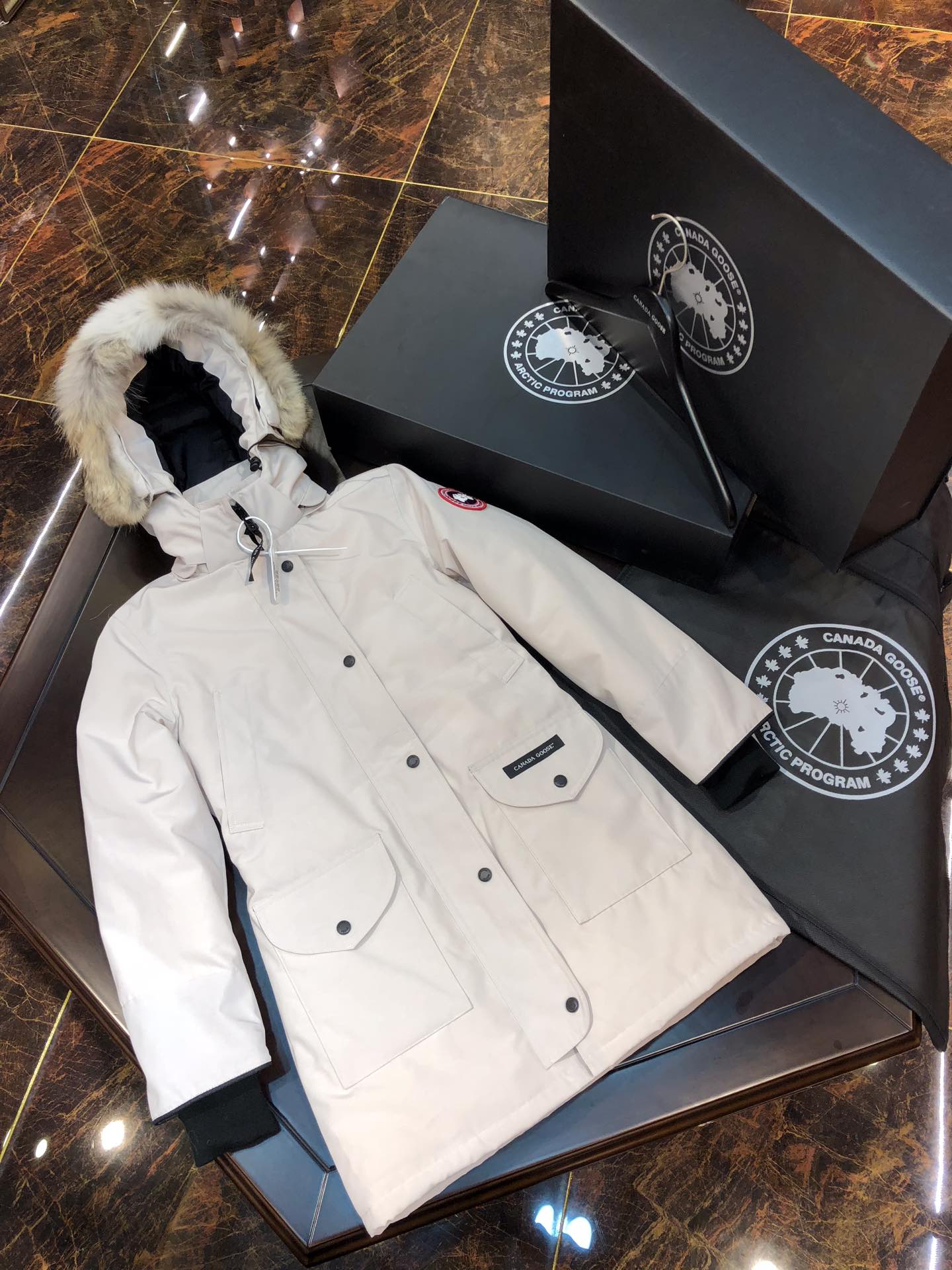 カナダグース「Canada Goose」レディース クラシックロングダウンコート