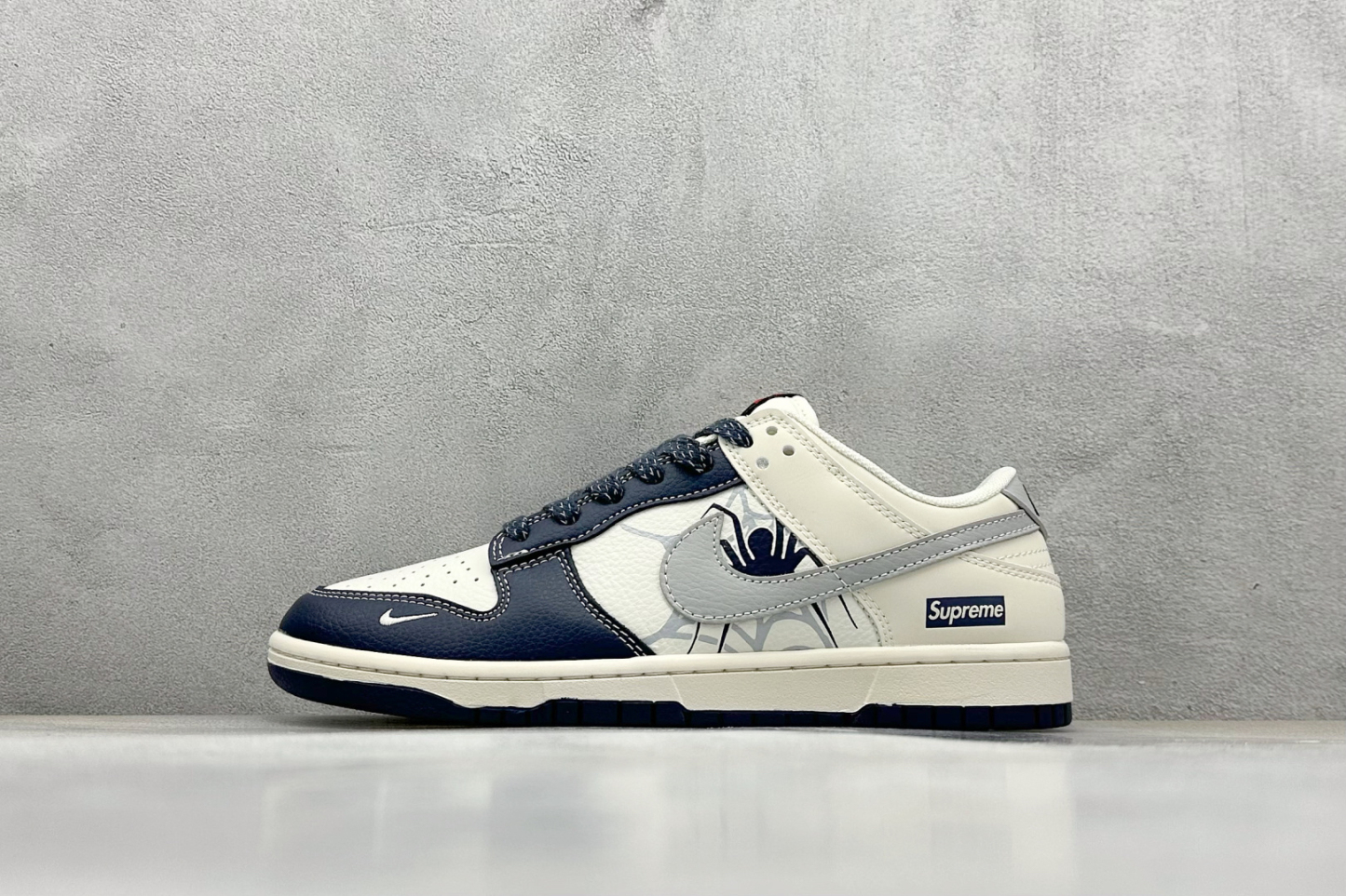 「コラボモデル」Nike SB Dunk Low x Supreme コラボレーション ロー タイプ スケート シューズ