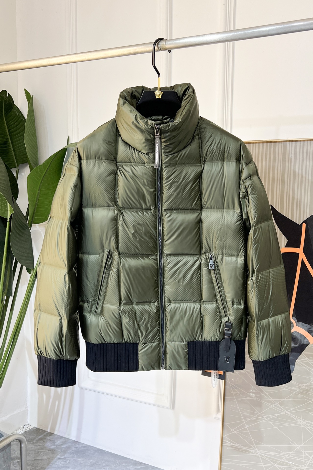 ルイ・ヴィトン「Louis Vuitton」‌ MONOGRAM PILLOW ダウンジャケット