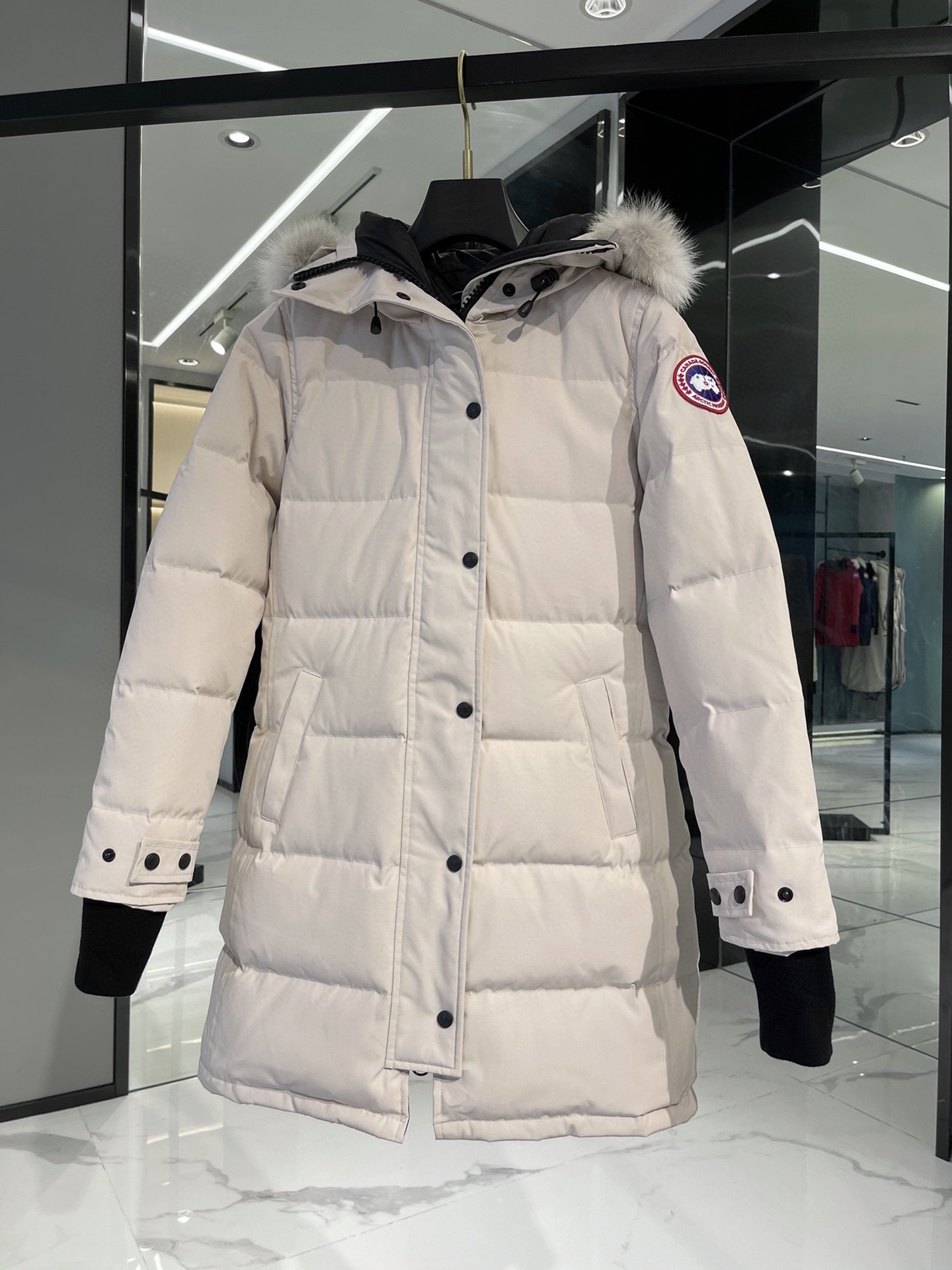 カナダグース「Canada Goose」シグネチャーロゴ ダウンジャケット