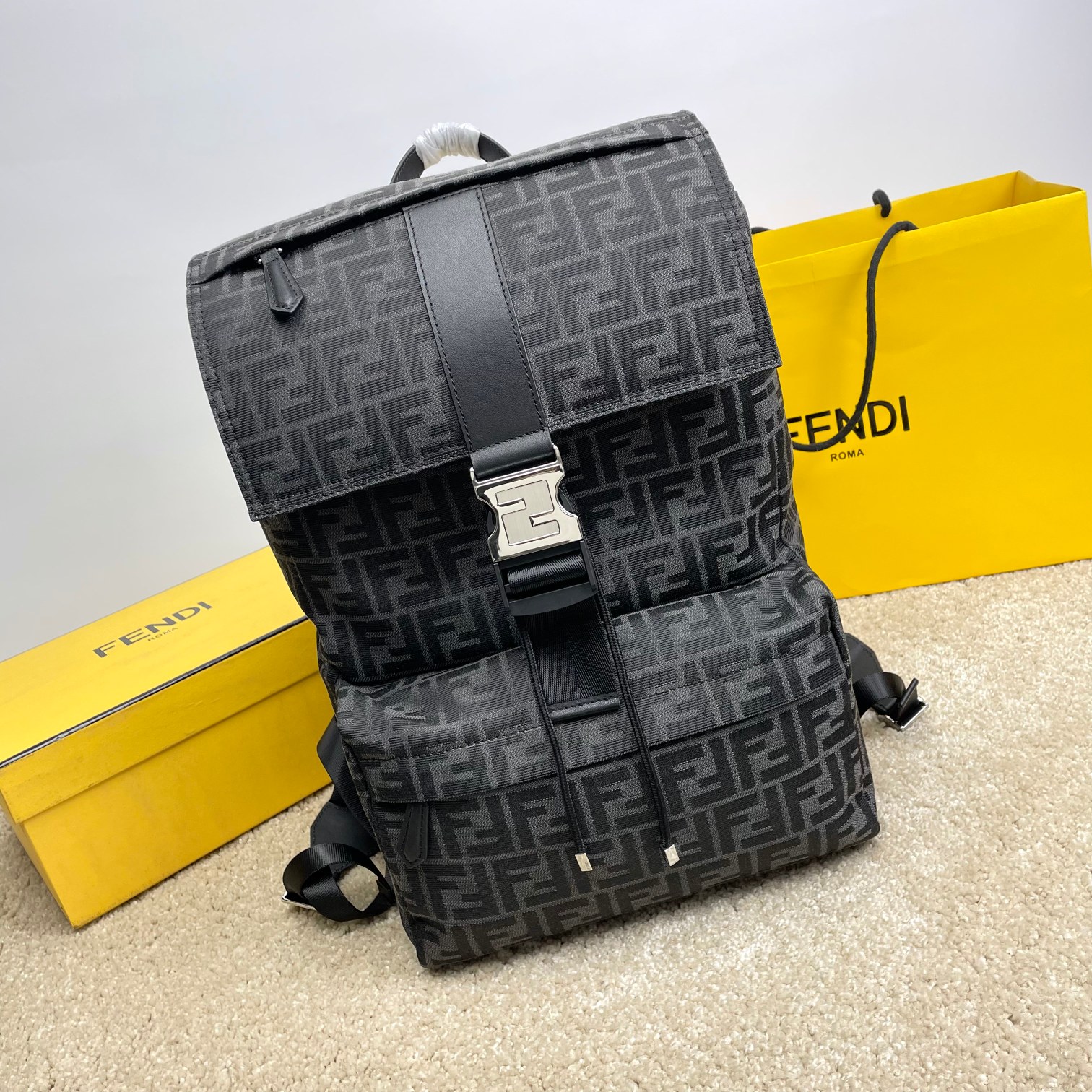 フェンディ「Fendi」クラシック FF モチーフ 7V2066 バックパック-ISETAN PRESTIGE CURATED