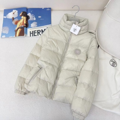 エルメス「Hermès」  2025秋冬 ドローストリング ダウンジャケット