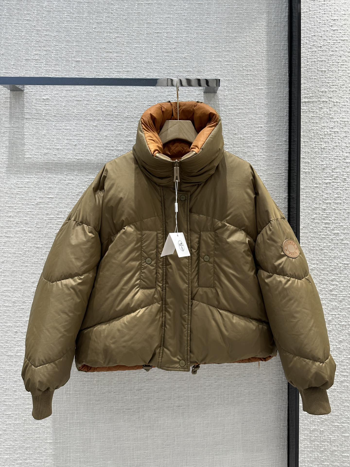 エルメス「Hermès」 2025秋冬 ダウンジャケット