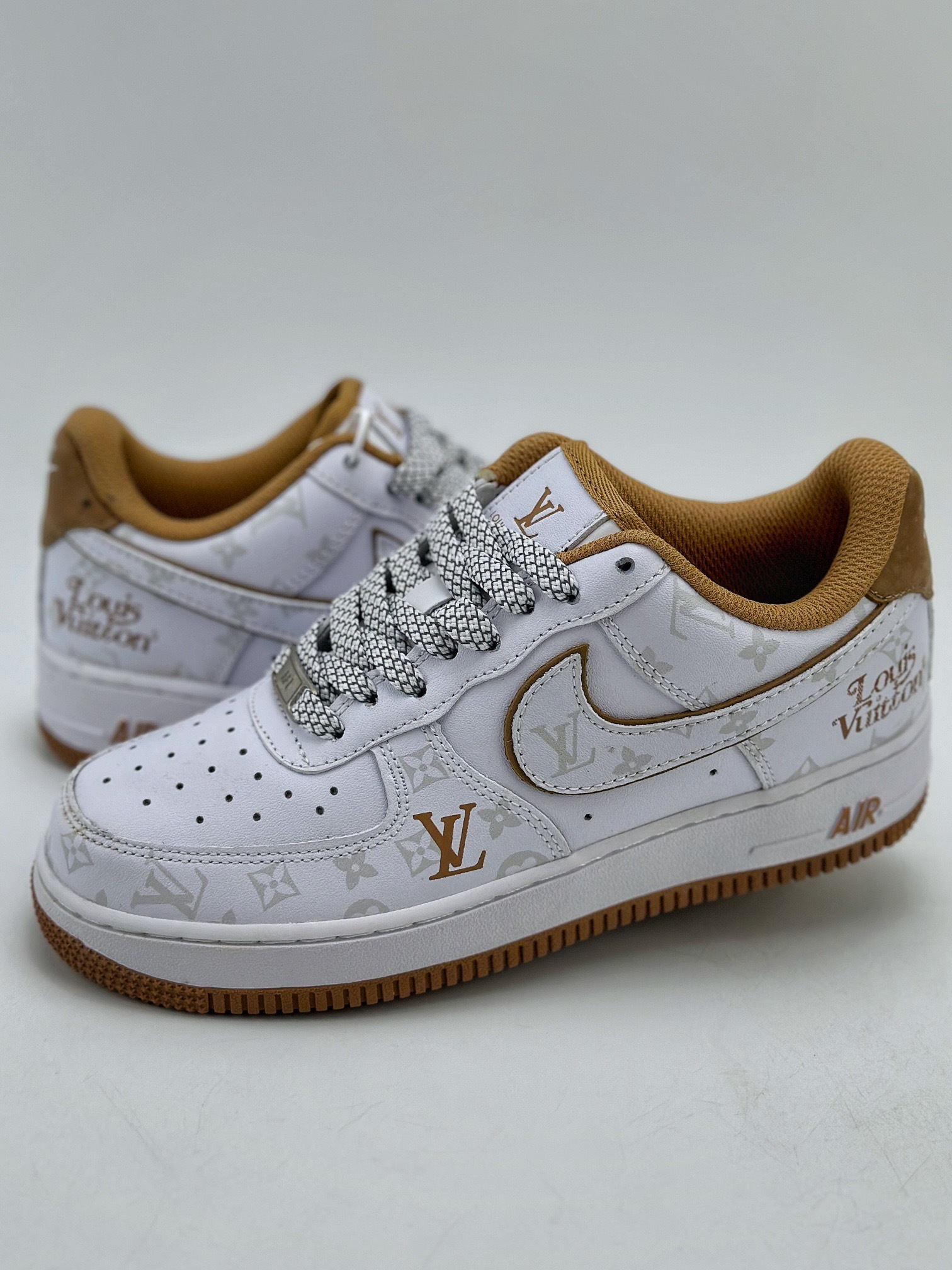 「コラボモデル」Louis Vuitton x Nike Air Force 1 Low スニーカー