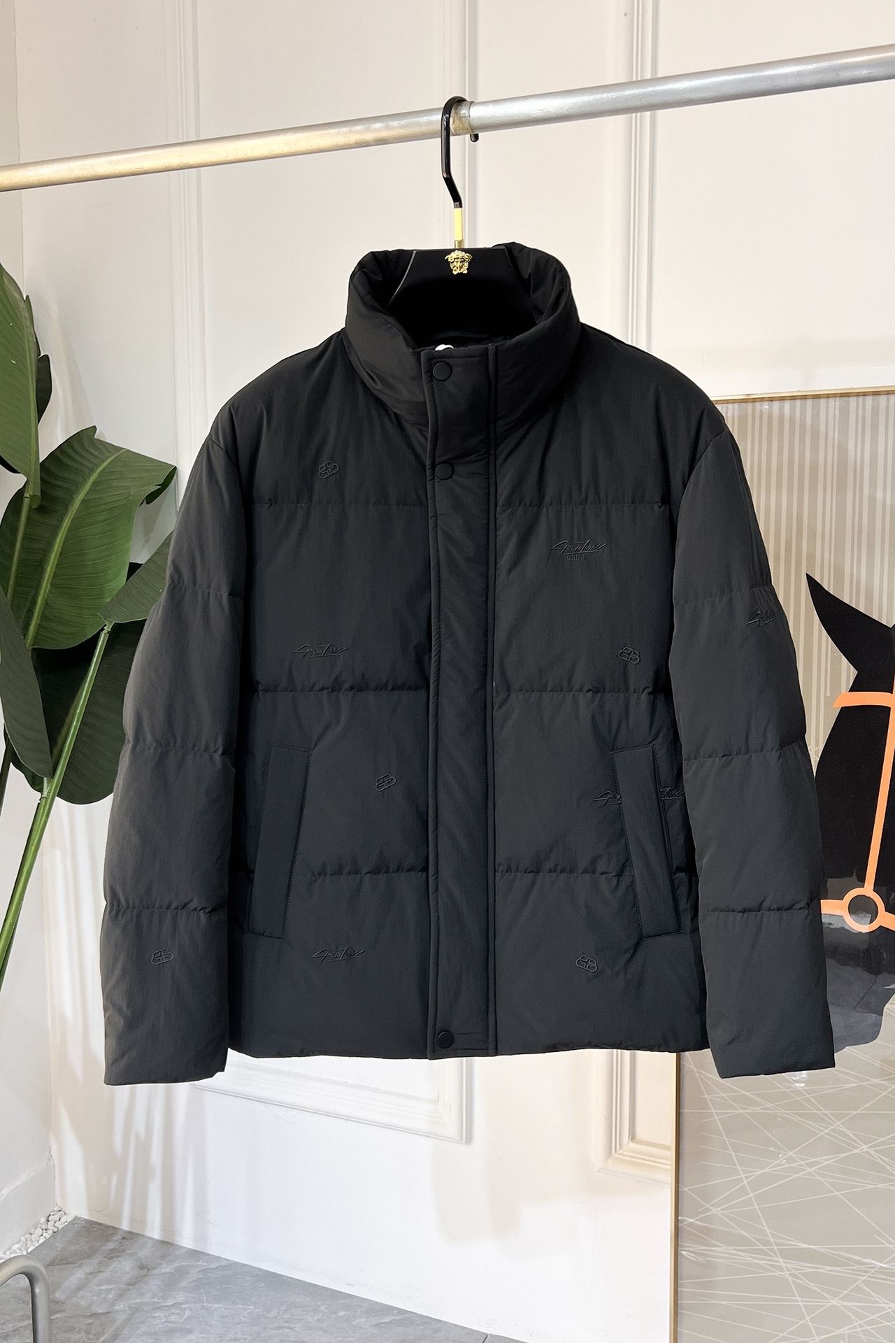 バレンシアガ「Balenciaga」‌2024 ss大爆型ファッションダウンジャケット