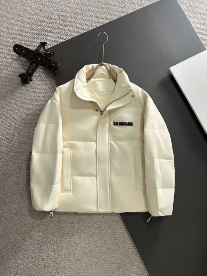 バレンシアガ「Balenciaga」‌2024秋冬最新バーチカルネックダウンジャケット