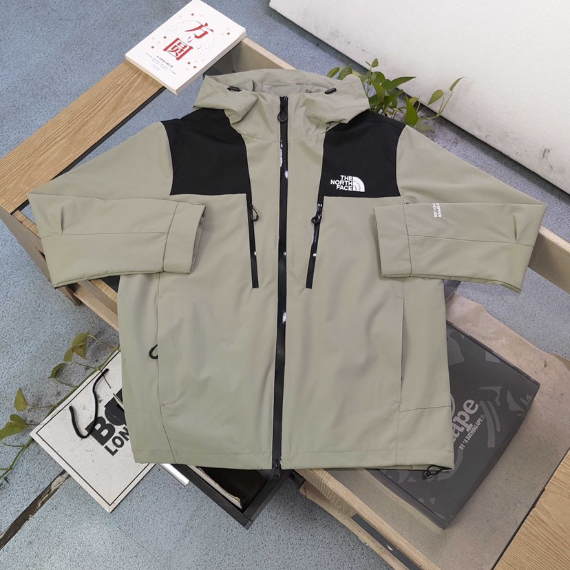 ザ・ノースフェイス「The North Face」エンブロイダーロゴ GORE-TEX ジャケット