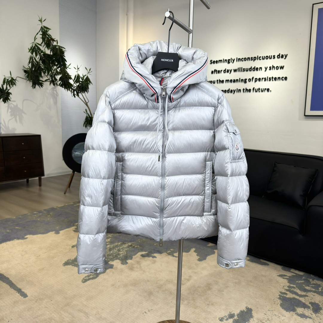 モンクレール「Moncler」フード付きカラーブロック ダウンジャケット