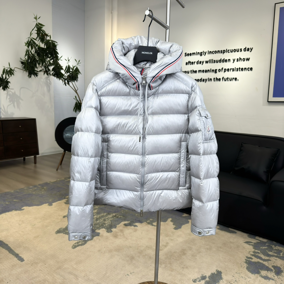 モンクレール「Moncler」フード付きカラーブロック ダウンジャケット