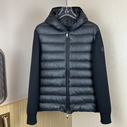 モンクレール「Moncler」ミドル丈フード付きダウンジャケット