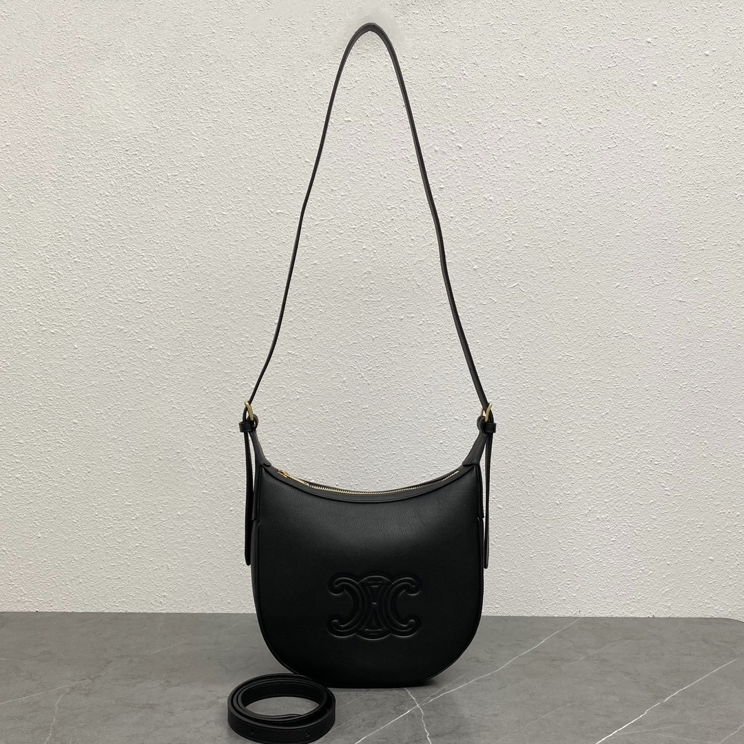 セリーヌ「Celine」新作 小サイズ HELOISE HOBO アンダーアームバッグ