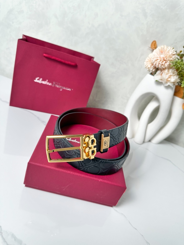 フェラガモ「Ferragamo」Gancini リバーシブル レザー ベルト