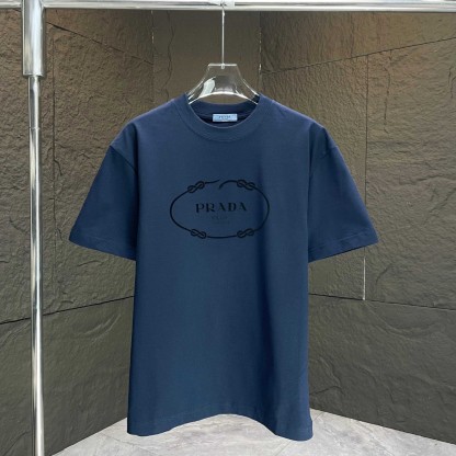 プラダ「Prada」2025春夏 ヘビーウェイトコットン ロゴ植毛半袖Tシャツ